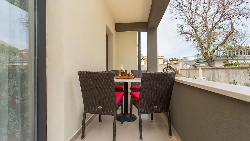 Apartments Memories Baska